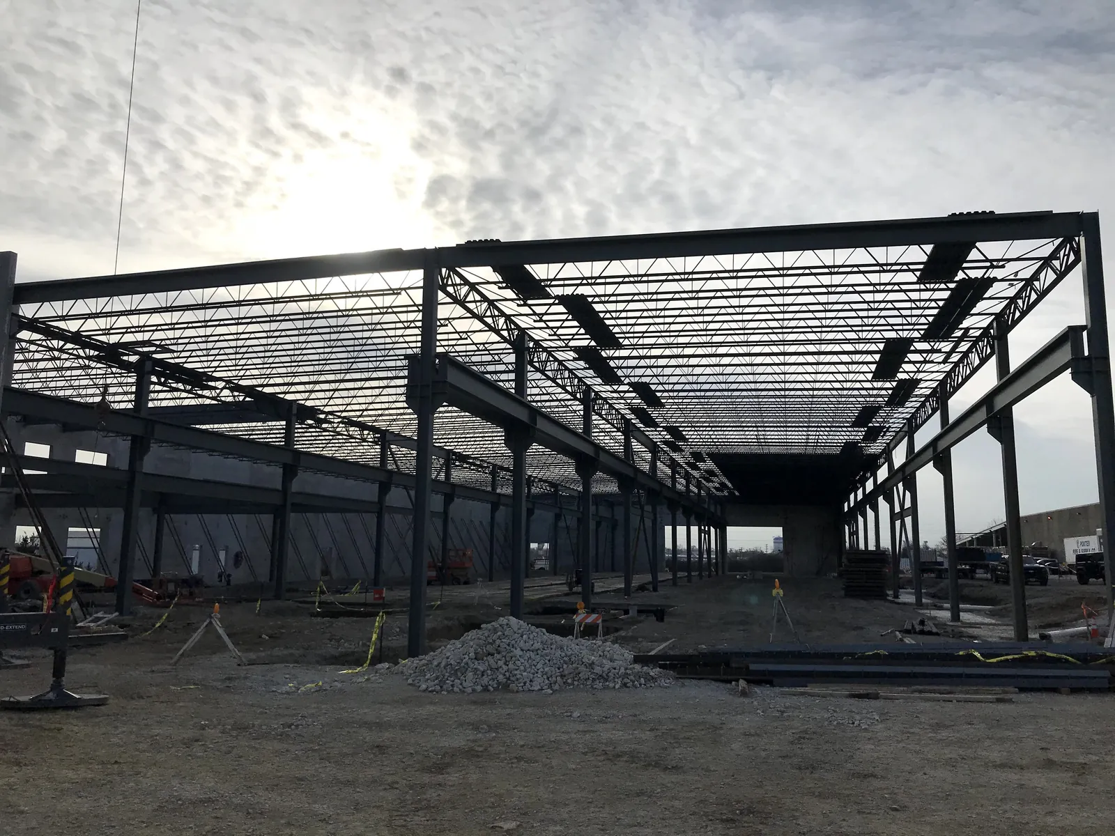 Bulldog Cartage: a long view of the joist roof over the column lines