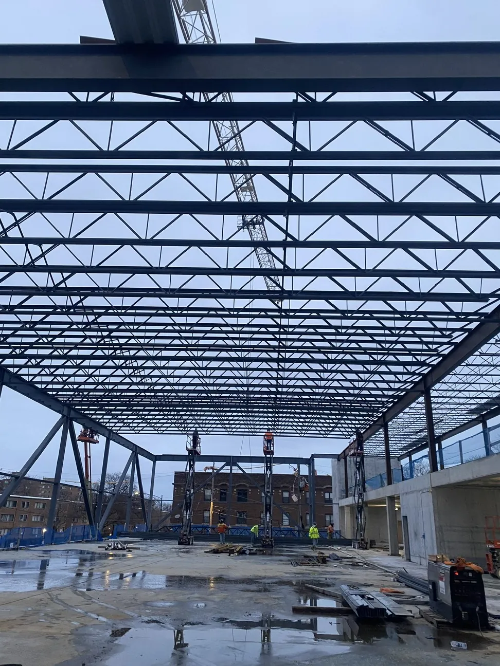 Project HOOD: long-span roof trusses and joists over the open floor