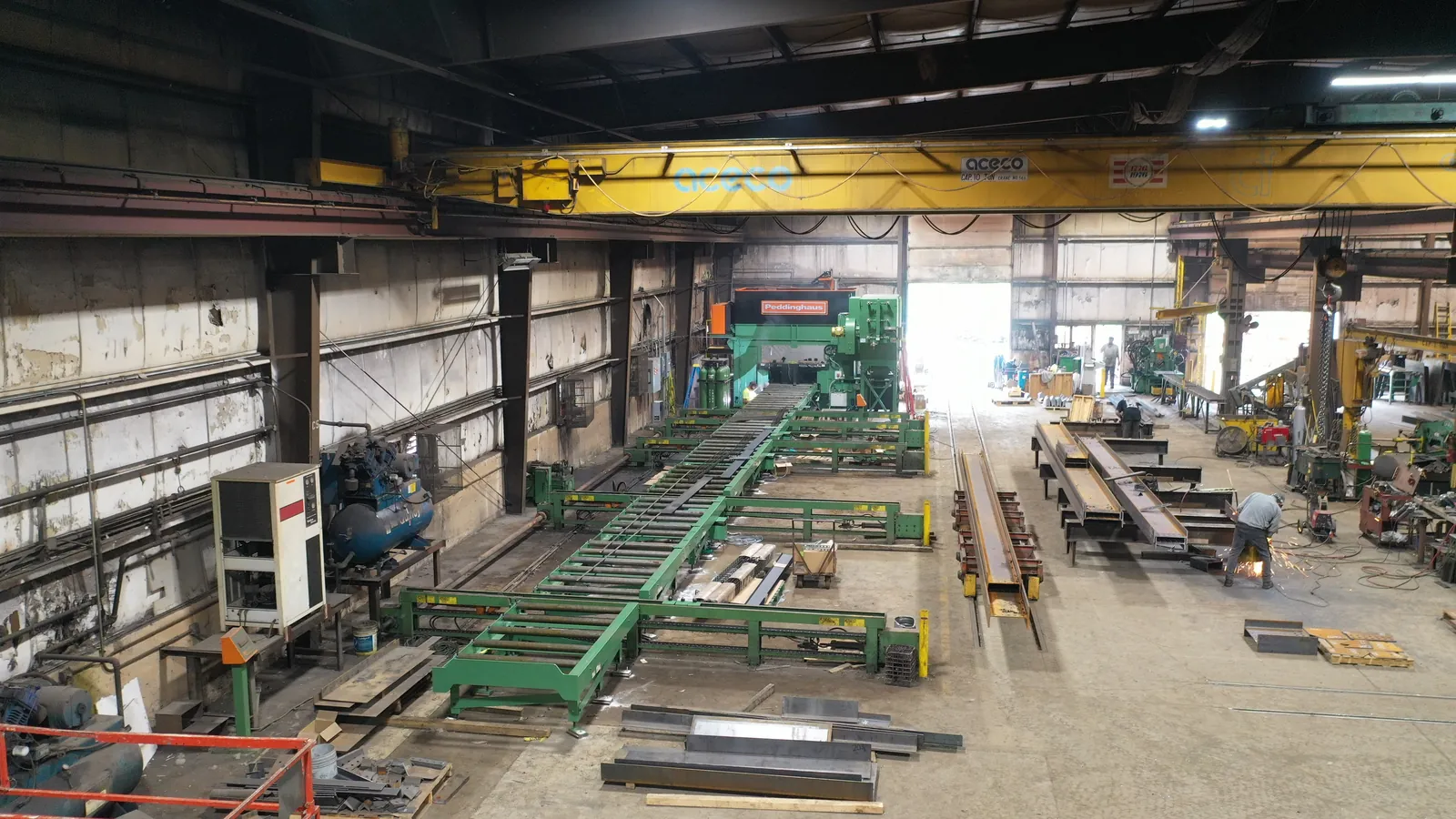Drone view of the new Peddi-Bot 1250 ST line and its roller conveyor at installation